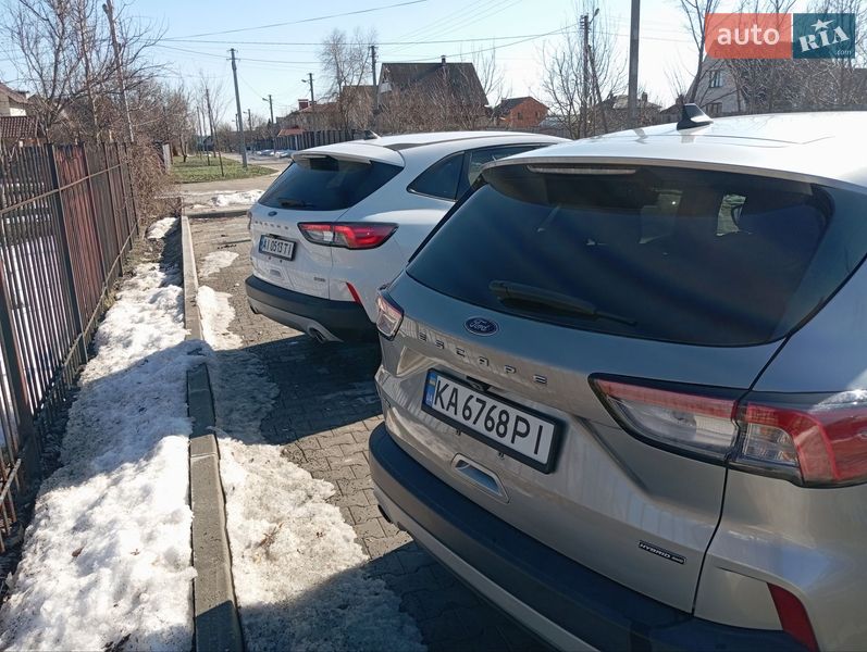 Позашляховик / Кросовер Ford Escape 2021 в Бучі