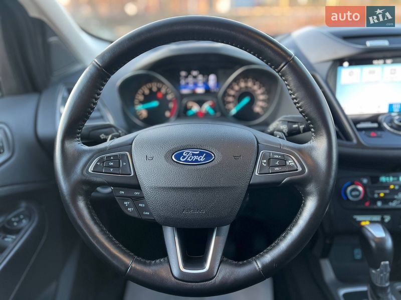 Позашляховик / Кросовер Ford Escape 2017 в Стрию