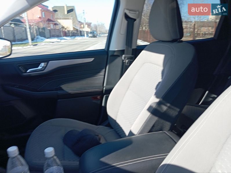 Позашляховик / Кросовер Ford Escape 2021 в Бучі
