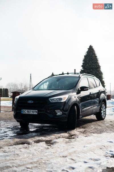 Позашляховик / Кросовер Ford Escape 2016 в Золочеві