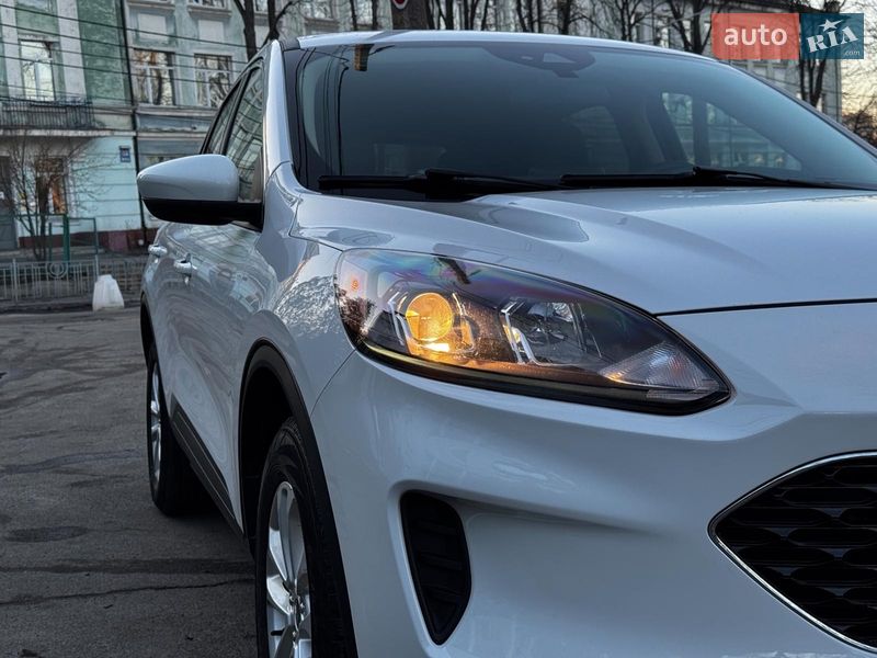 Внедорожник / Кроссовер Ford Escape 2019 в Киеве