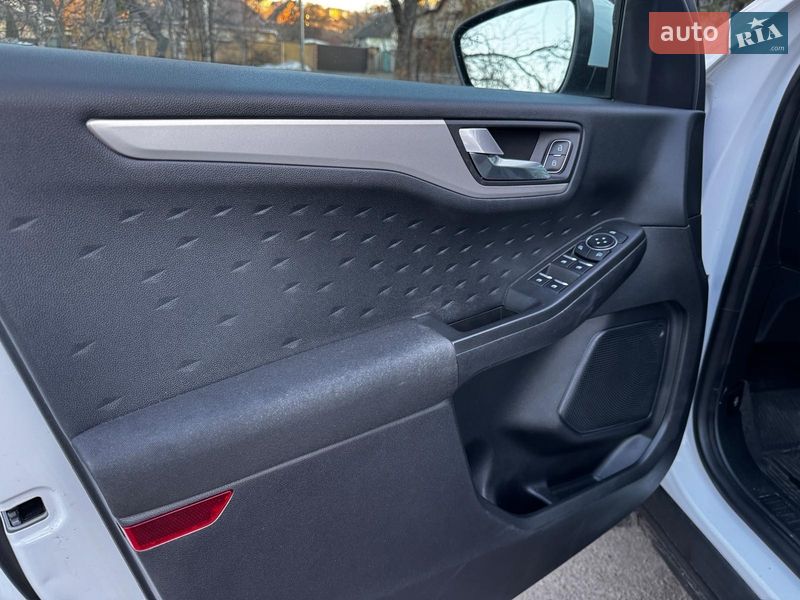 Внедорожник / Кроссовер Ford Escape 2019 в Киеве