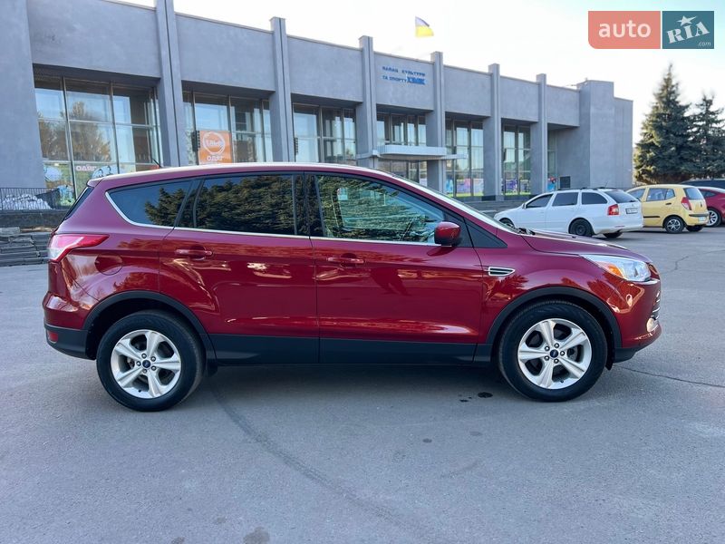 Позашляховик / Кросовер Ford Escape 2015 в Рівному