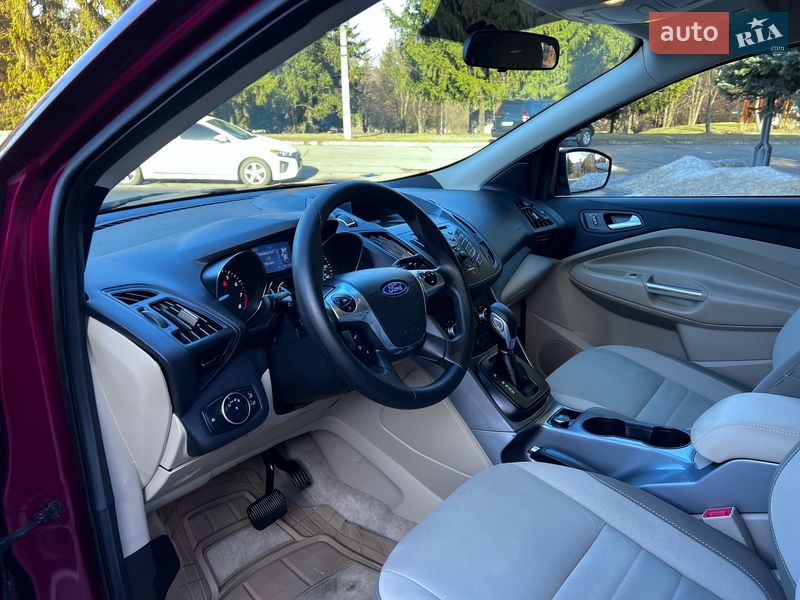 Позашляховик / Кросовер Ford Escape 2015 в Рівному