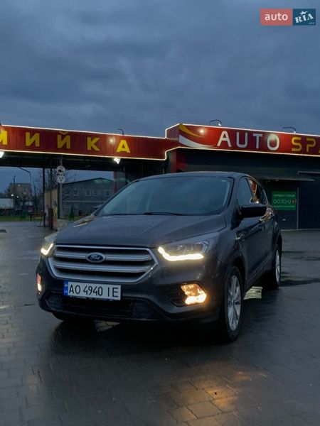 Внедорожник / Кроссовер Ford Escape 2017 в Виноградове