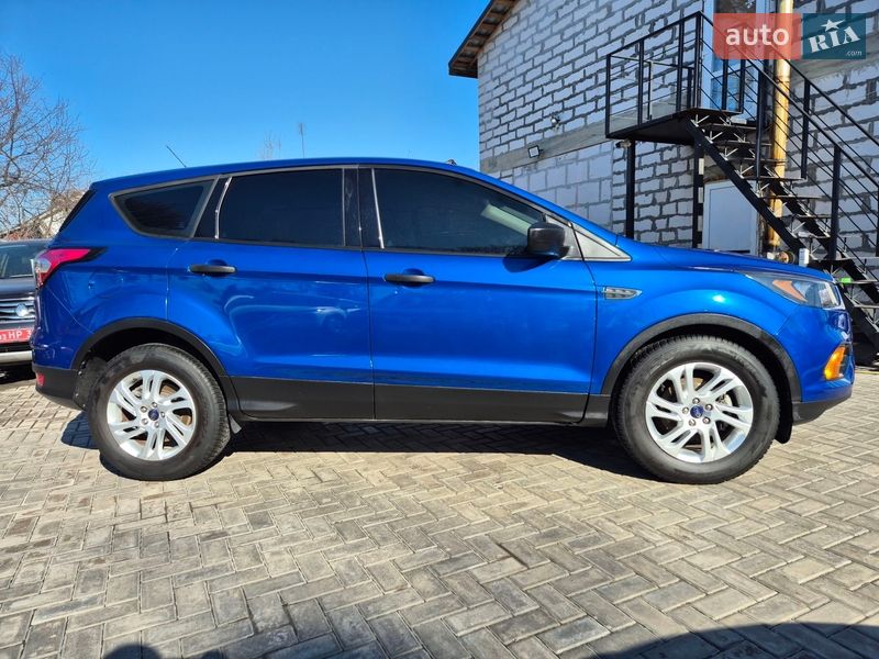 Внедорожник / Кроссовер Ford Escape 2017 в Сумах