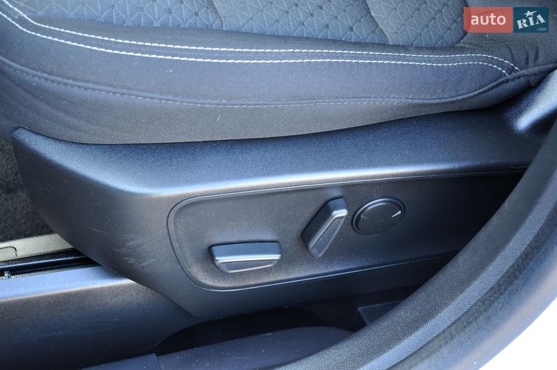 Позашляховик / Кросовер Ford Escape 2023 в Львові