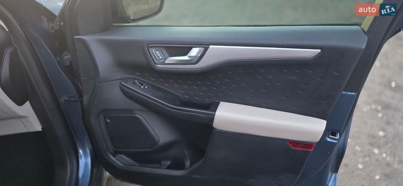 Внедорожник / Кроссовер Ford Escape 2020 в Шаргороде