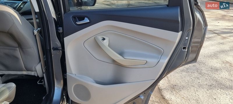 Внедорожник / Кроссовер Ford Escape 2014 в Черновцах