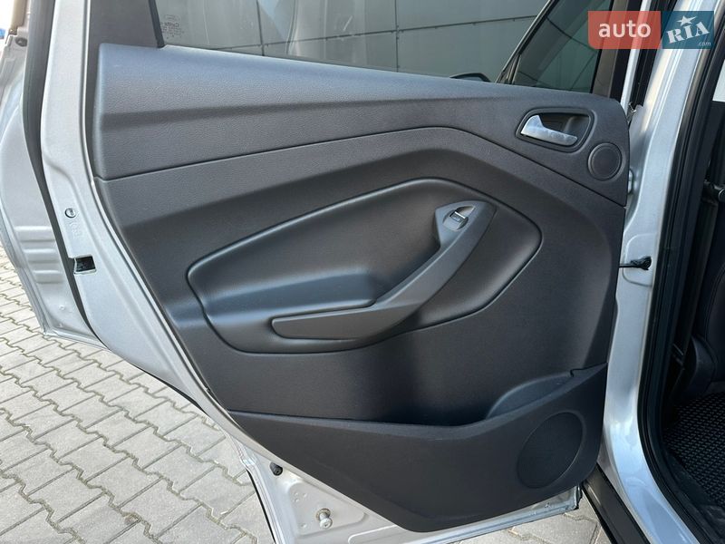 Позашляховик / Кросовер Ford Escape 2017 в Одесі