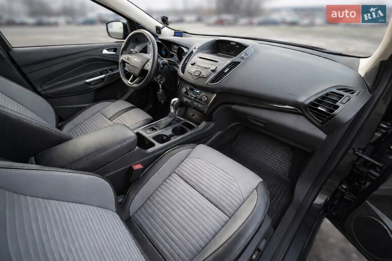 Внедорожник / Кроссовер Ford Escape 2017 в Львове