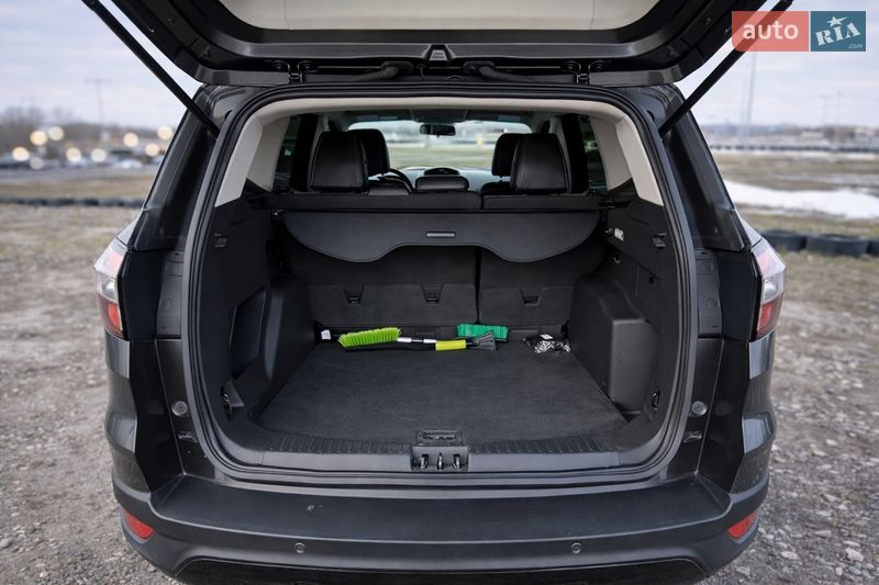 Внедорожник / Кроссовер Ford Escape 2017 в Львове