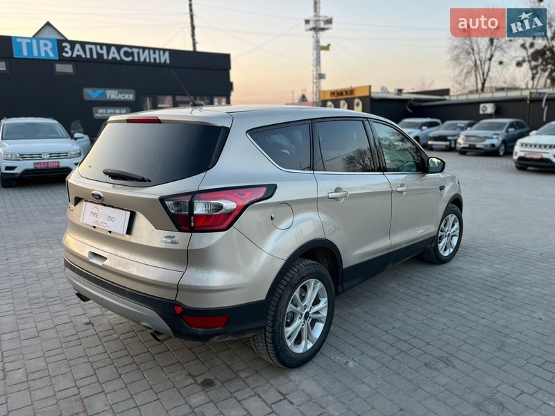 Внедорожник / Кроссовер Ford Escape 2017 в Львове