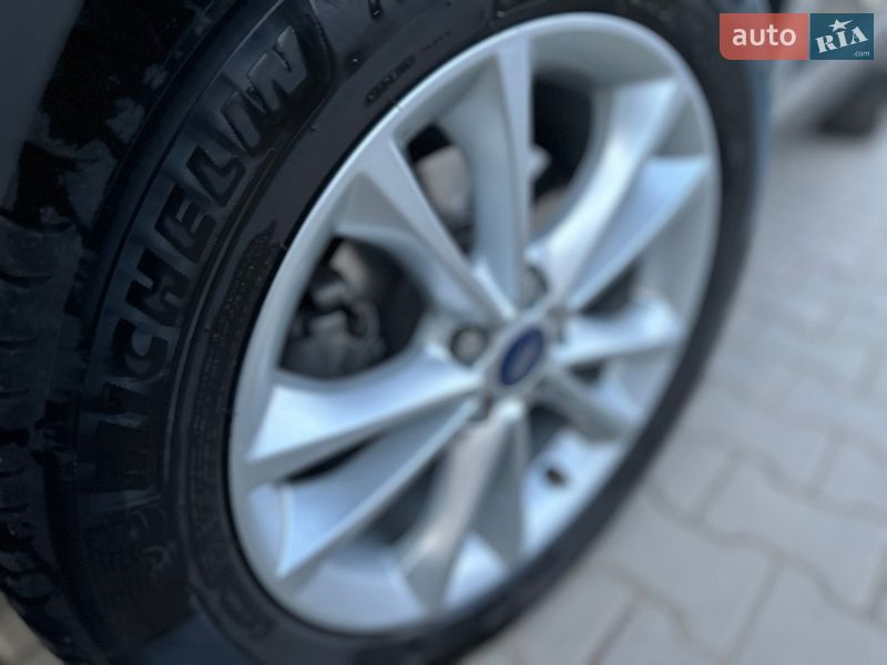 Внедорожник / Кроссовер Ford Escape 2019 в Тернополе