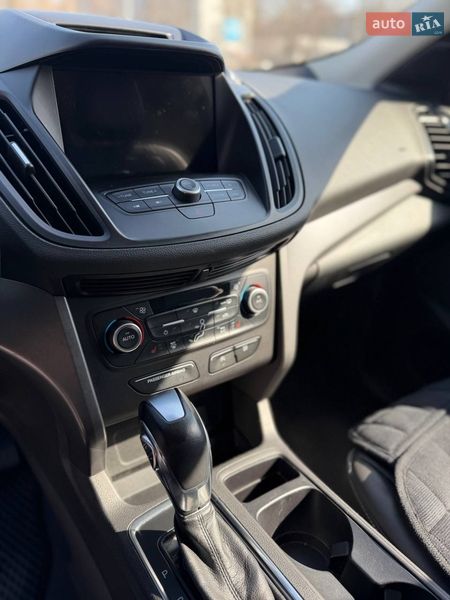 Позашляховик / Кросовер Ford Escape 2018 в Запоріжжі