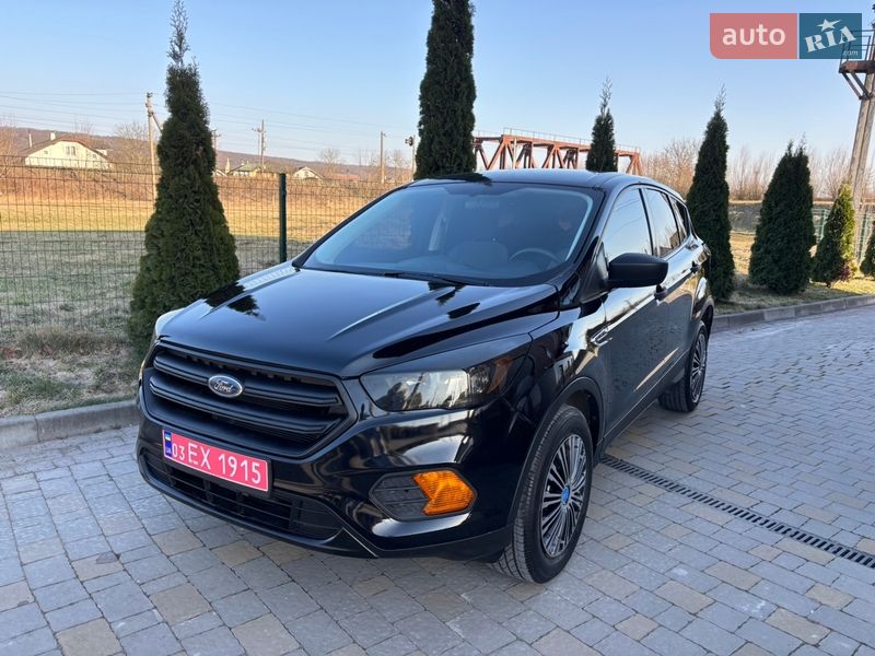 Внедорожник / Кроссовер Ford Escape 2017 в Ивано-Франковске