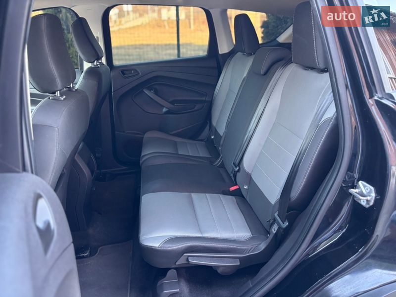 Внедорожник / Кроссовер Ford Escape 2017 в Ивано-Франковске