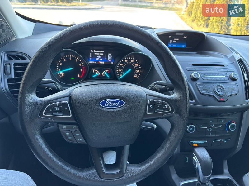 Внедорожник / Кроссовер Ford Escape 2017 в Ивано-Франковске