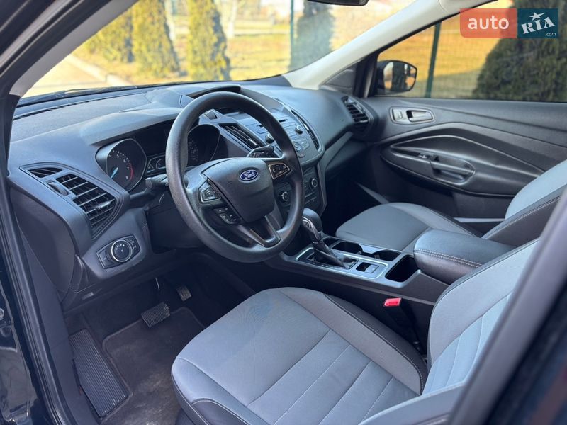 Внедорожник / Кроссовер Ford Escape 2017 в Ивано-Франковске