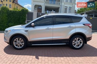 Внедорожник / Кроссовер Ford Escape 2016 в Черновцах