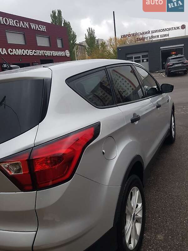 Внедорожник / Кроссовер Ford Escape 2019 в Тернополе
