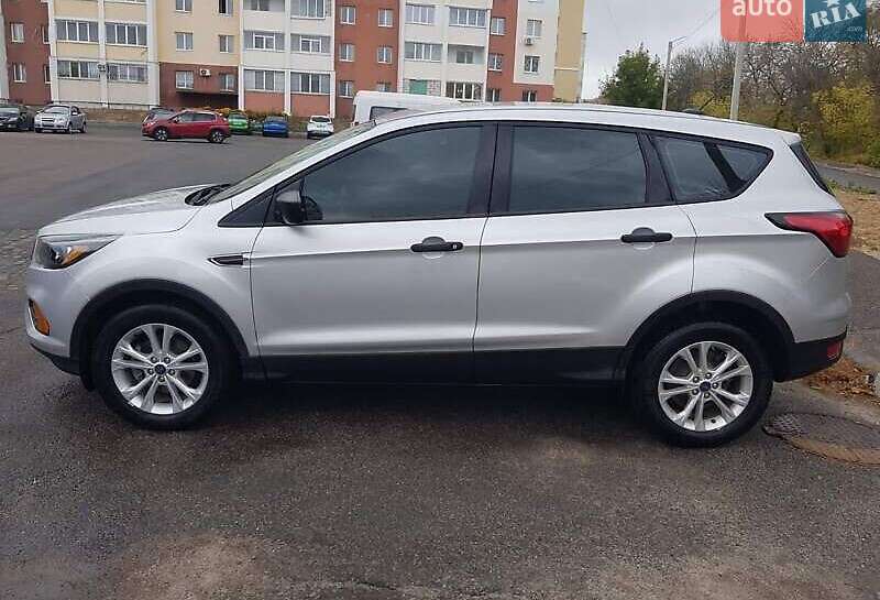 Внедорожник / Кроссовер Ford Escape 2019 в Тернополе