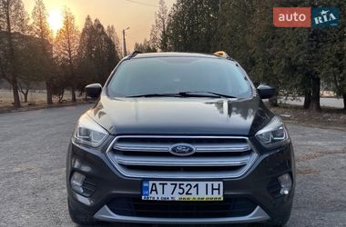 Внедорожник / Кроссовер Ford Escape 2017 в Калуше
