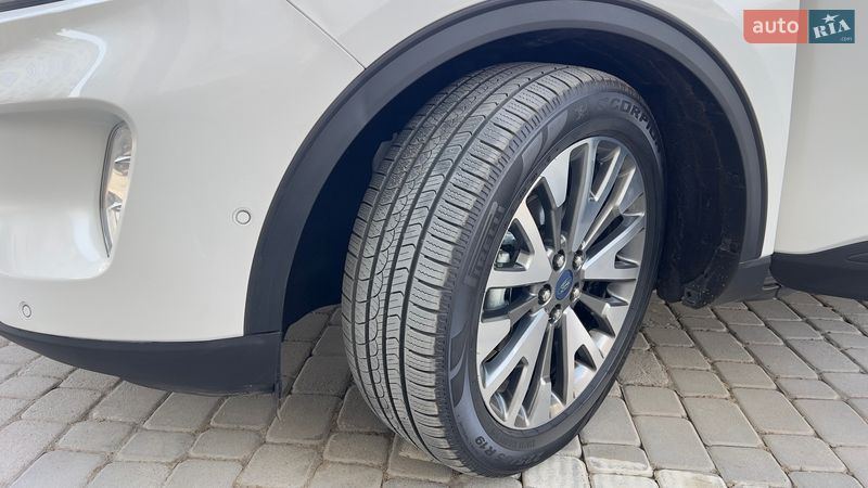 Внедорожник / Кроссовер Ford Escape 2021 в Ивано-Франковске