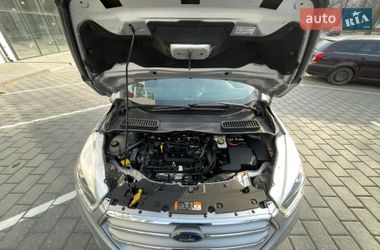 Внедорожник / Кроссовер Ford Escape 2016 в Ровно
