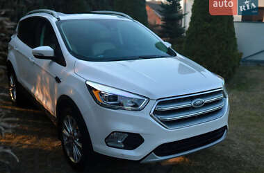 Внедорожник / Кроссовер Ford Escape 2018 в Львове