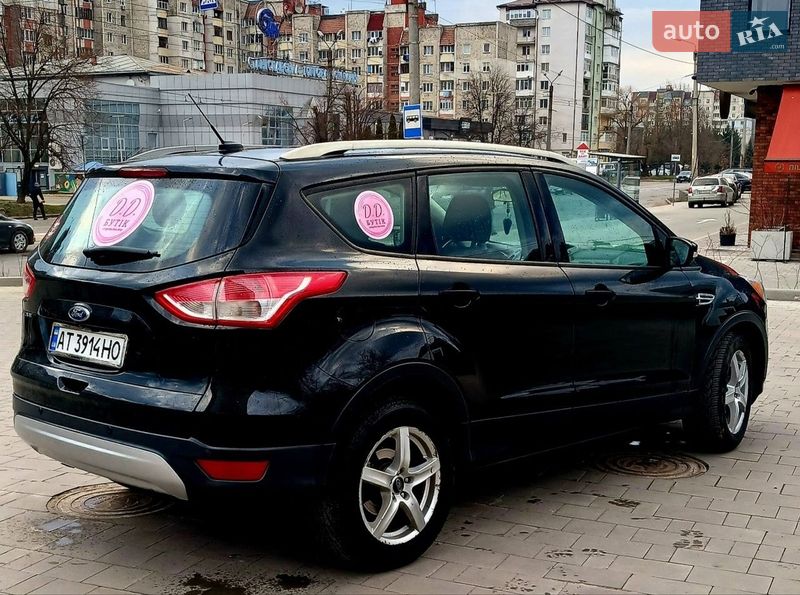 Внедорожник / Кроссовер Ford Escape 2015 в Ивано-Франковске