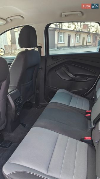 Внедорожник / Кроссовер Ford Escape 2017 в Львове