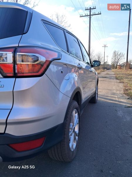 Позашляховик / Кросовер Ford Escape 2017 в Соснівці