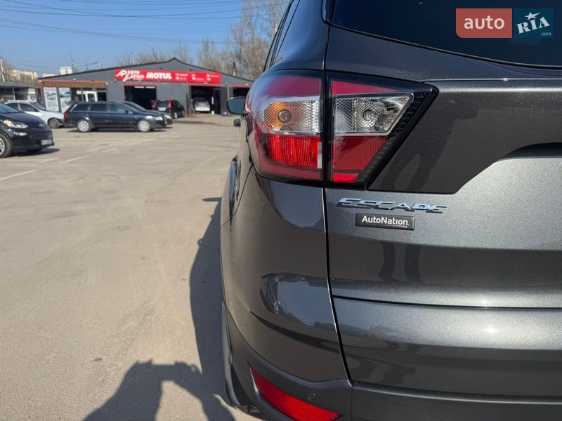 Позашляховик / Кросовер Ford Escape 2017 в Ірпені