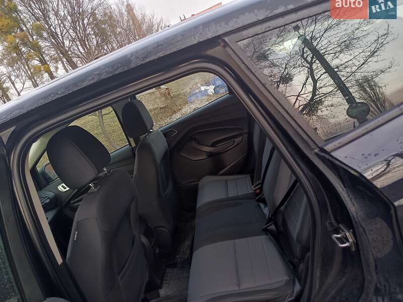 Внедорожник / Кроссовер Ford Escape 2017 в Ровно