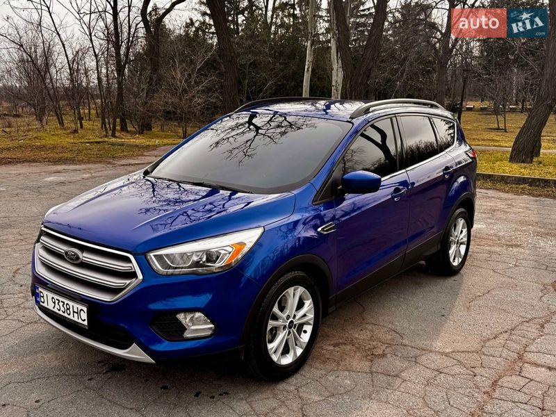 Внедорожник / Кроссовер Ford Escape 2017 в Кривом Роге
