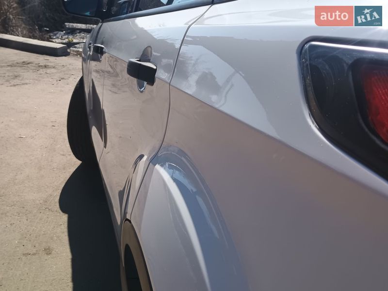 Внедорожник / Кроссовер Ford Escape 2016 в Чернигове