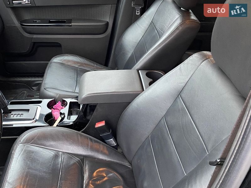 Позашляховик / Кросовер Ford Escape 2010 в Кам'янському