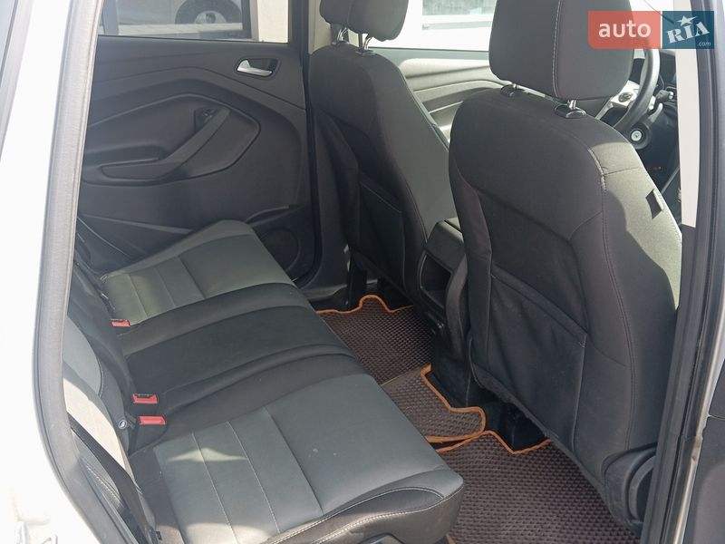 Позашляховик / Кросовер Ford Escape 2016 в Ужгороді