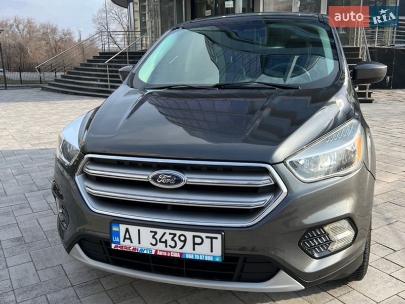 Позашляховик / Кросовер Ford Escape 2017 в Запоріжжі