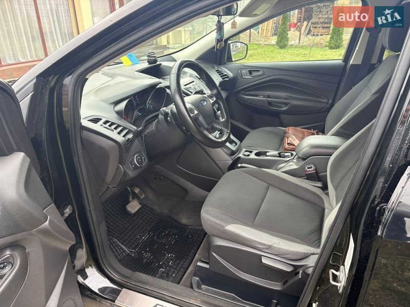 Внедорожник / Кроссовер Ford Escape 2016 в Стрые