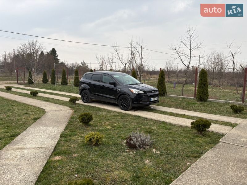 Внедорожник / Кроссовер Ford Escape 2016 в Стрые