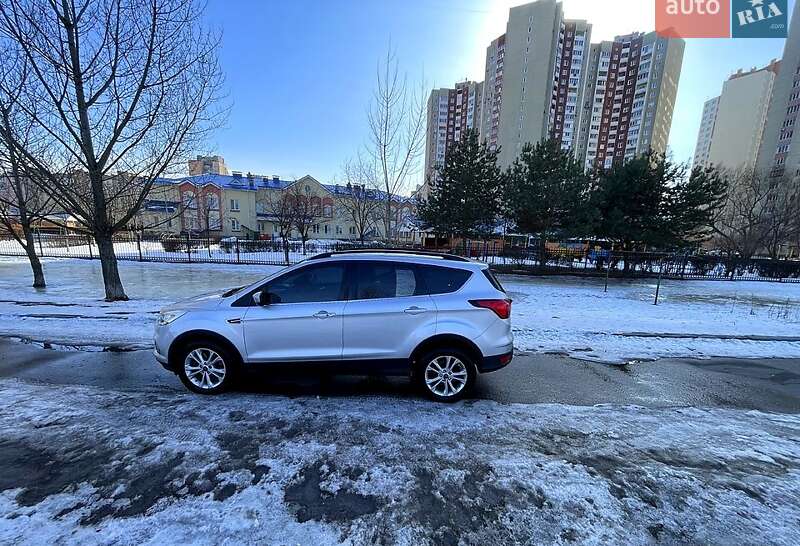 Внедорожник / Кроссовер Ford Escape 2019 в Киеве фото 6 Внедорожник / Кроссовер Ford Escape 2019 в Киеве
