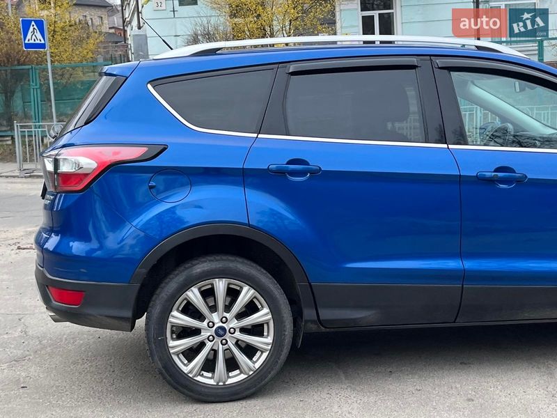 Внедорожник / Кроссовер Ford Escape 2017 в Киеве
