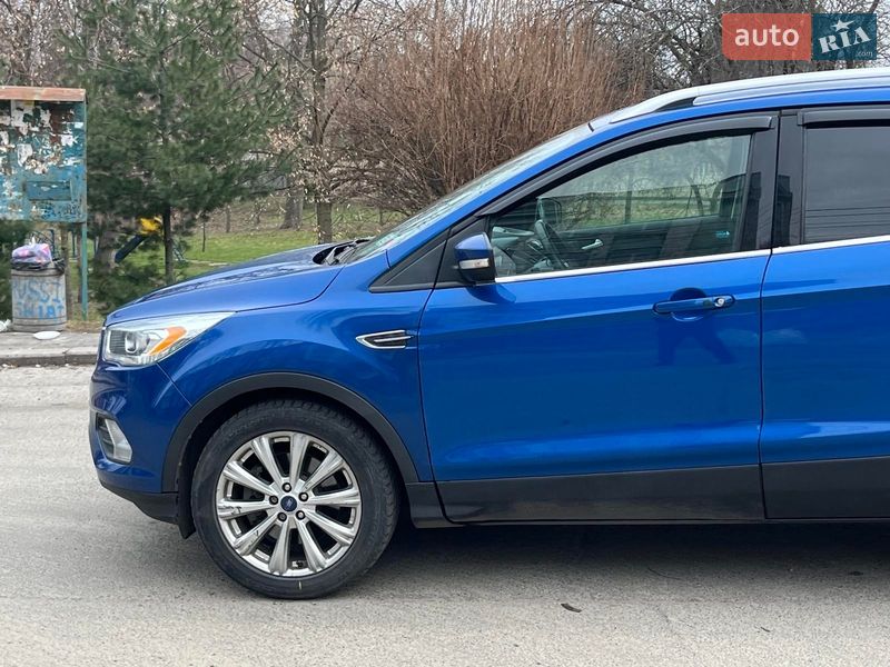 Внедорожник / Кроссовер Ford Escape 2017 в Киеве
