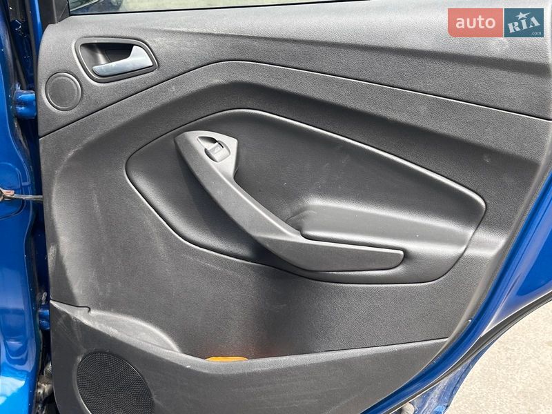 Внедорожник / Кроссовер Ford Escape 2017 в Киеве