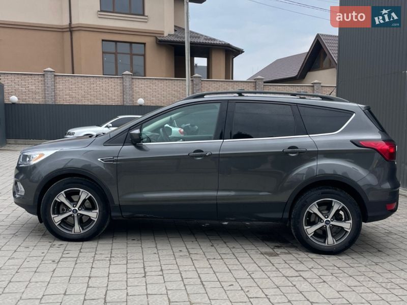 Внедорожник / Кроссовер Ford Escape 2018 в Ивано-Франковске