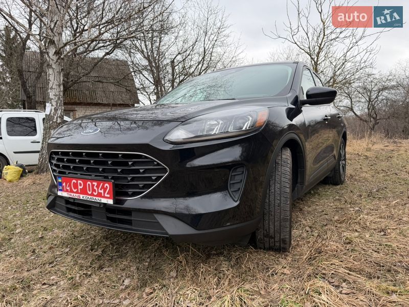 Внедорожник / Кроссовер Ford Escape 2021 в Чернигове