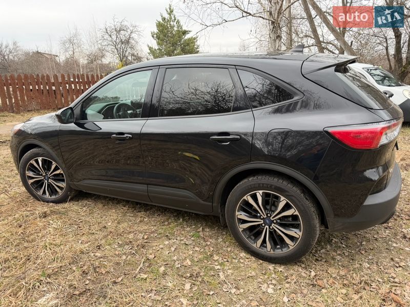 Внедорожник / Кроссовер Ford Escape 2021 в Чернигове