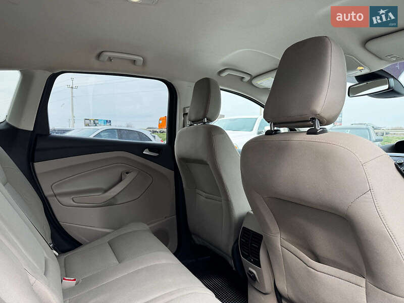 Внедорожник / Кроссовер Ford Escape 2017 в Львове